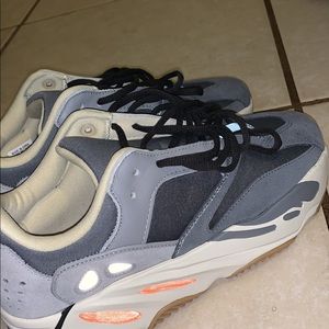 Yeezy 700 Magnets Size 7 US